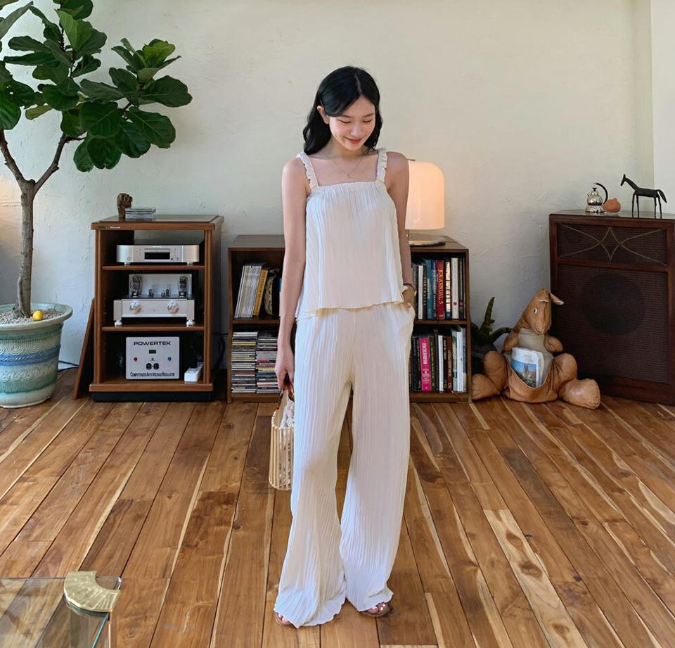 リンクルゴムスリーブレス&パンツSET・全3色・t64708 レディース 【pt】韓国 ファッション ボトムス パンツ ロング ロングパンツ セット スリーブレス ベーシック リンクル ルーズ ゆったり ワイド ゴム ストリング 美脚 足長 細身 着痩せ 春 夏 NIJU