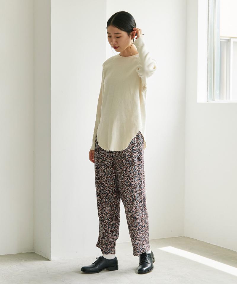 ○レーヨンデシン小花プリント タックパンツ（cardo fabrica）