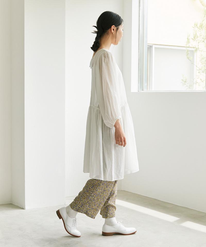 ○レーヨンデシン小花プリント タックパンツ（cardo fabrica）