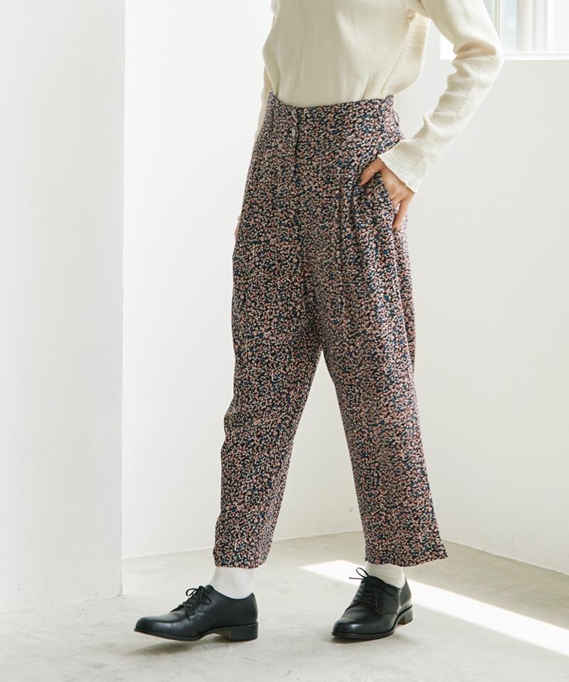 ○レーヨンデシン小花プリント タックパンツ（cardo fabrica）