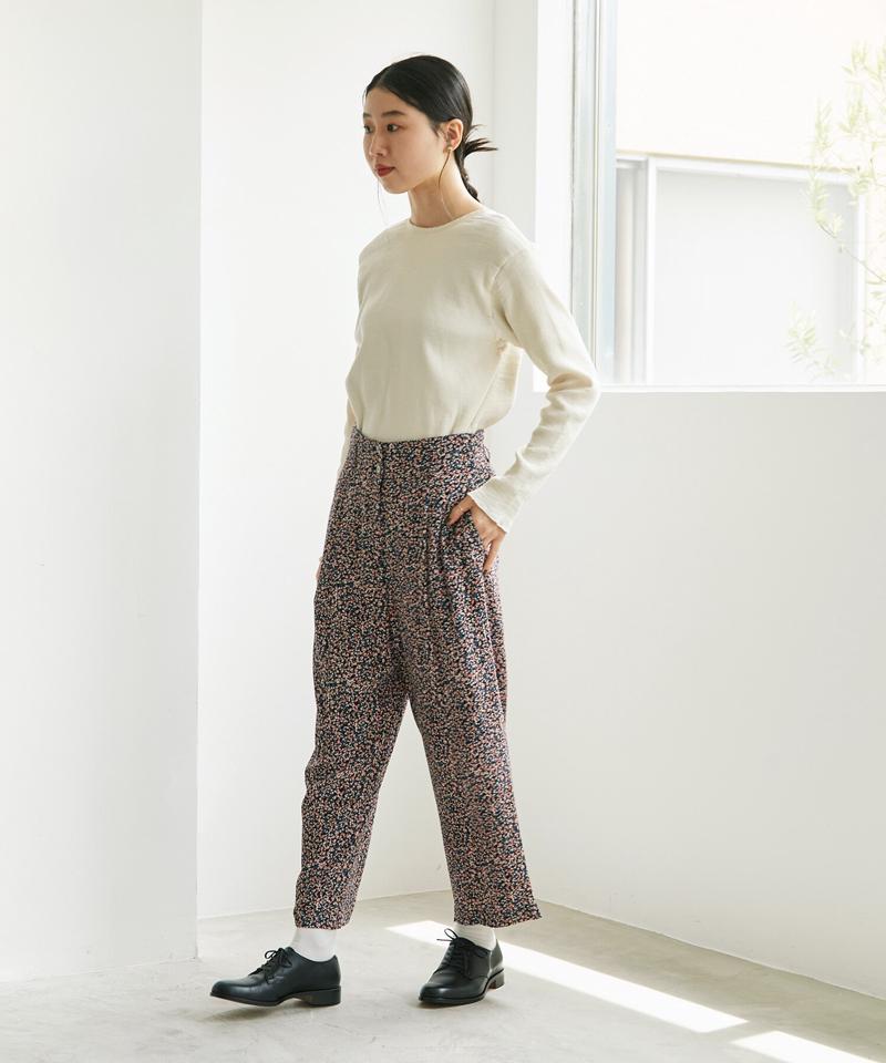 ○レーヨンデシン小花プリント タックパンツ（cardo fabrica）