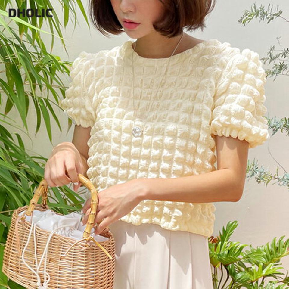 ボリュームリンクルブラウス・全2色・t62546 レディース 【bl】韓国 ファッション トップス ブラウス 半袖 ラブリー シワ ふわふわ やわらかい ボリューム ラウンドネック クロップド丈 フェミニン 上品 スリム ガーリー 夏 春