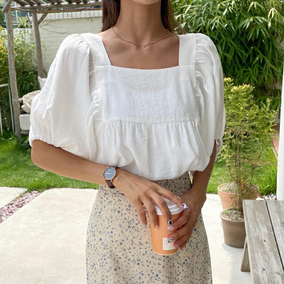 ボタンパフスリーブブラウス・全3色・b62545 レディース 【bl】韓国 ファッション トップス ブラウス 半袖 ラブリー メリハリ パフスリーブ ギャザー スクエアネック デコルテ ボタン フェミニン 上品 スリム ガーリー 夏 春