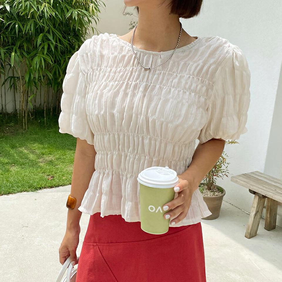 シャーリングブラウス・全3色・b62544 レディース 【bl】韓国 ファッション トップス ブラウス 半袖 ラブリー メリハリ シャーリング ボタン ラウンドネック バルーン袖 デコルテ フェミニン 上品 スリム 夏 春