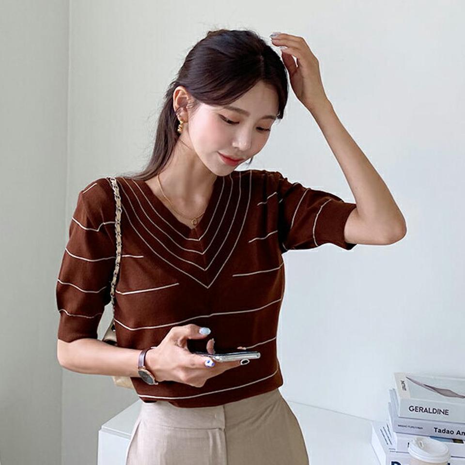 Vネックボーダー半袖ニット・全4色・b62542 レディース 【tops】韓国ファッション トップス ニット 半袖 秋 Vネック スリム ボーダー デコルテ ルーズ ゆったり ベーシック デイリー 細身 フェミニン 夏 春