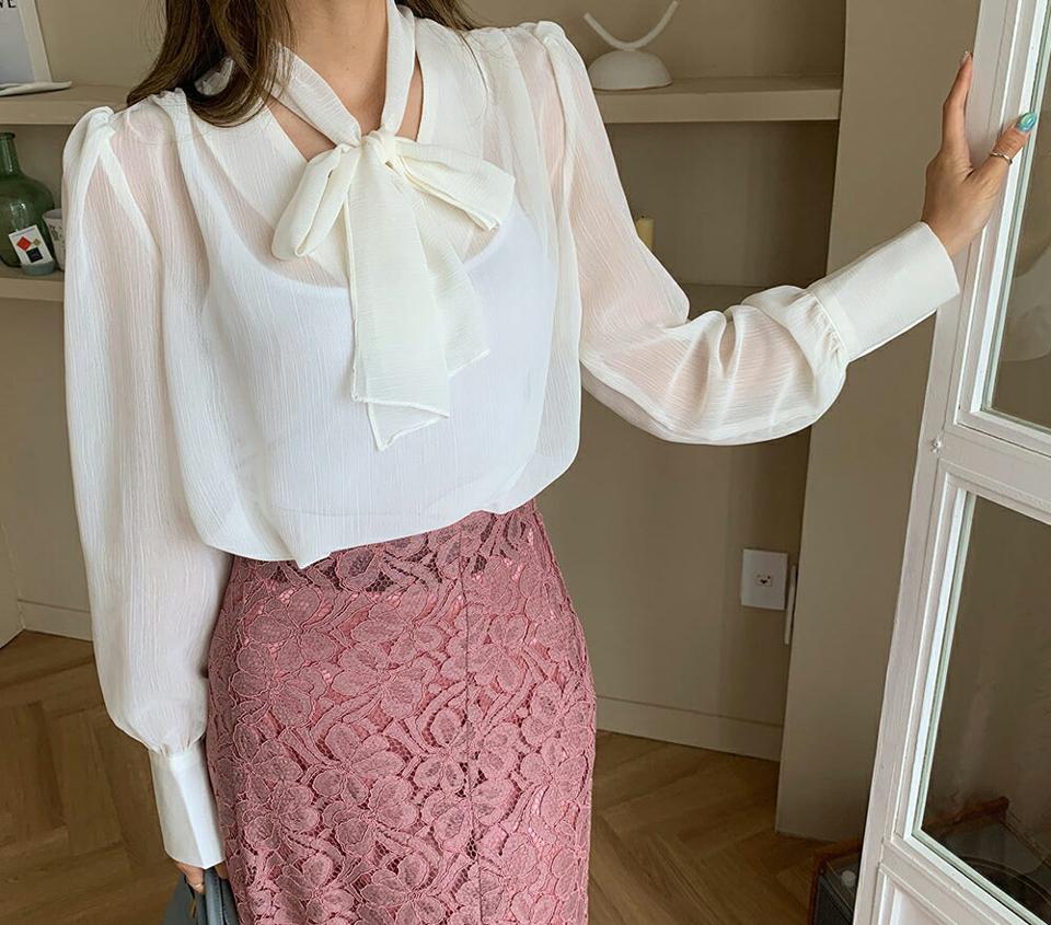 シースルーネックリボンブラウス・全3色・b69617 レディース 【bl】トップス ブラウス 長袖 りぼん シアー シースルー 透け感 フェミニン 大人 可愛い かわいい Vネック 春 秋 韓国 ファッション ハイホリHIHOLLI