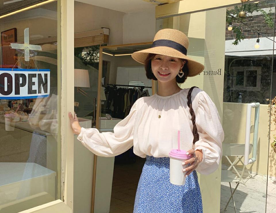 ギャザーラウンドブラウス・全2色・t64524 レディース 【bl】韓国ファッション トップス ブラウス 長袖 ラウンドネック ボタン ギャザー パフスリーブ フェミニン 上品 スリム 秋 オフィスカジュアル 夏 春