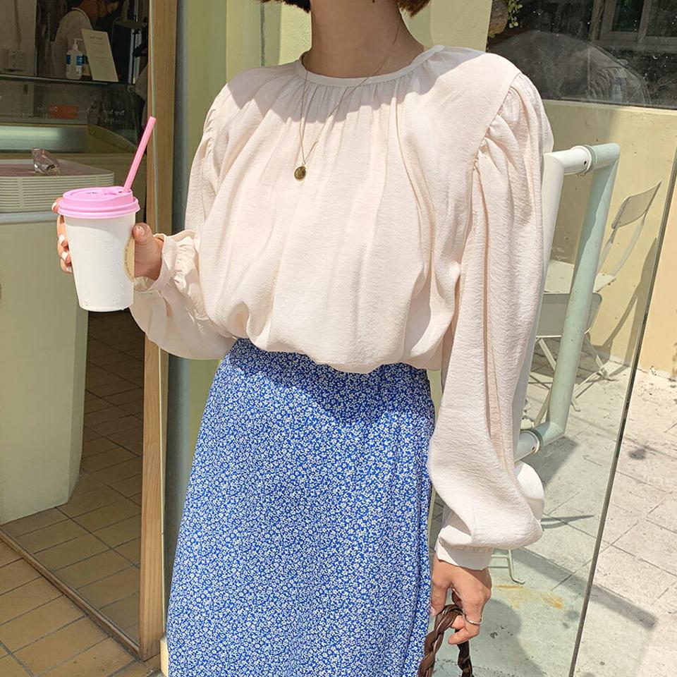 ギャザーラウンドブラウス・全2色・t64524 レディース 【bl】韓国ファッション トップス ブラウス 長袖 ラウンドネック ボタン ギャザー パフスリーブ フェミニン 上品 スリム 秋 オフィスカジュアル 夏 春