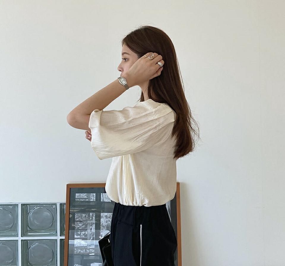 パフリンクルブラウス・全4色・t00218 レディース 【bl】トップス ブラウス 半袖 ハーフスリーブ リンクル パフ袖 パフスリーブ 単色 上品 シンプル フェミニン 春 夏 韓国 ファッション ハイホリHIHOLLI