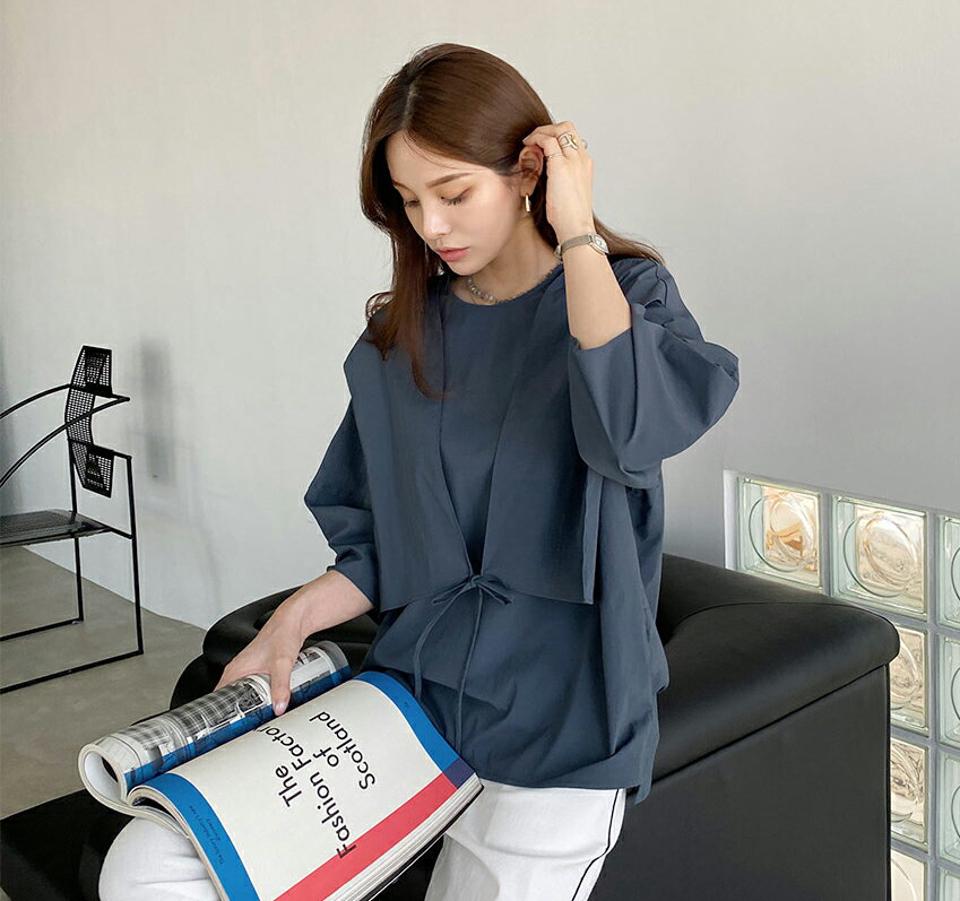 リボンビッグカラーブラウス・全2色・b00215 レディース 【bl】トップス ブラウス 七分丈 七分袖 7分丈 7分袖 りぼん 単色 シンプル ビッグカラー アンバランス スリット パフ袖 パフスリーブ 春 秋 韓国 ファッション ハイホリHIHOLLI