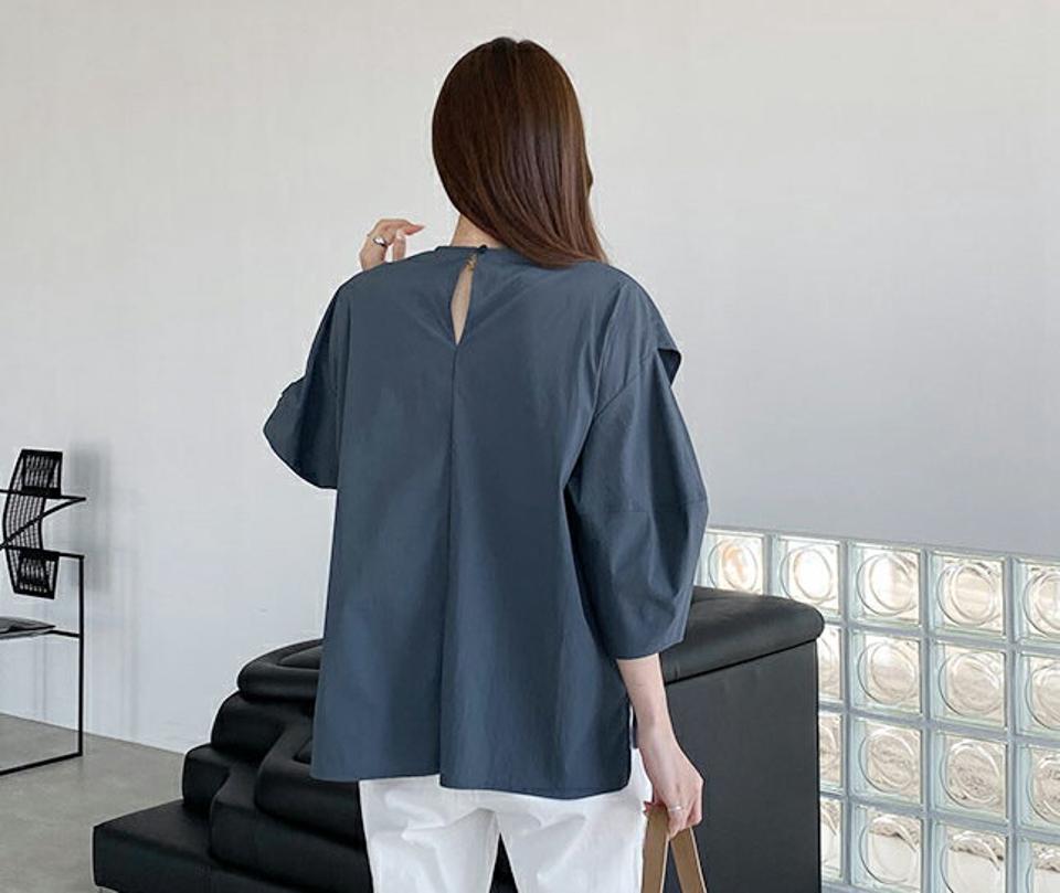 リボンビッグカラーブラウス・全2色・b00215 レディース 【bl】トップス ブラウス 七分丈 七分袖 7分丈 7分袖 りぼん 単色 シンプル ビッグカラー アンバランス スリット パフ袖 パフスリーブ 春 秋 韓国 ファッション ハイホリHIHOLLI