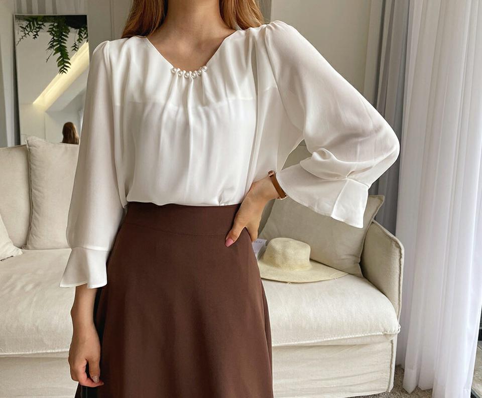 フェイクパールシフォンブラウス・全4色・t64763 レディース 【bl】韓国 ファッション トップス ブラウス 長袖 秋 パール フレア ラウンドネック シフォン フェミニン 上品 体型カバー 細身 ルーズ ゆったり オフィスカジュアル 春 夏 NIJU