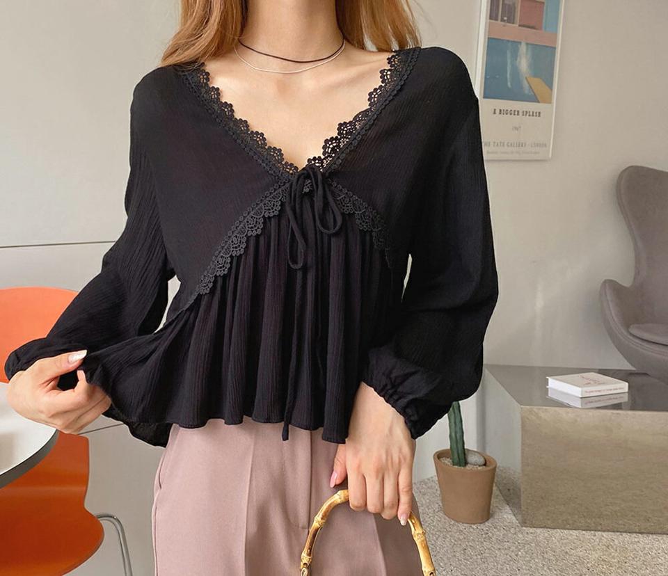 レースラインリボンブラウス・全2色・t64764 レディース 【bl】韓国 ファッション トップス ブラウス 長袖 秋 レース リボン V字 Vネック フレア デコルテ フェミニン 体型カバー 細身 ガーリー 春 夏 NIJU