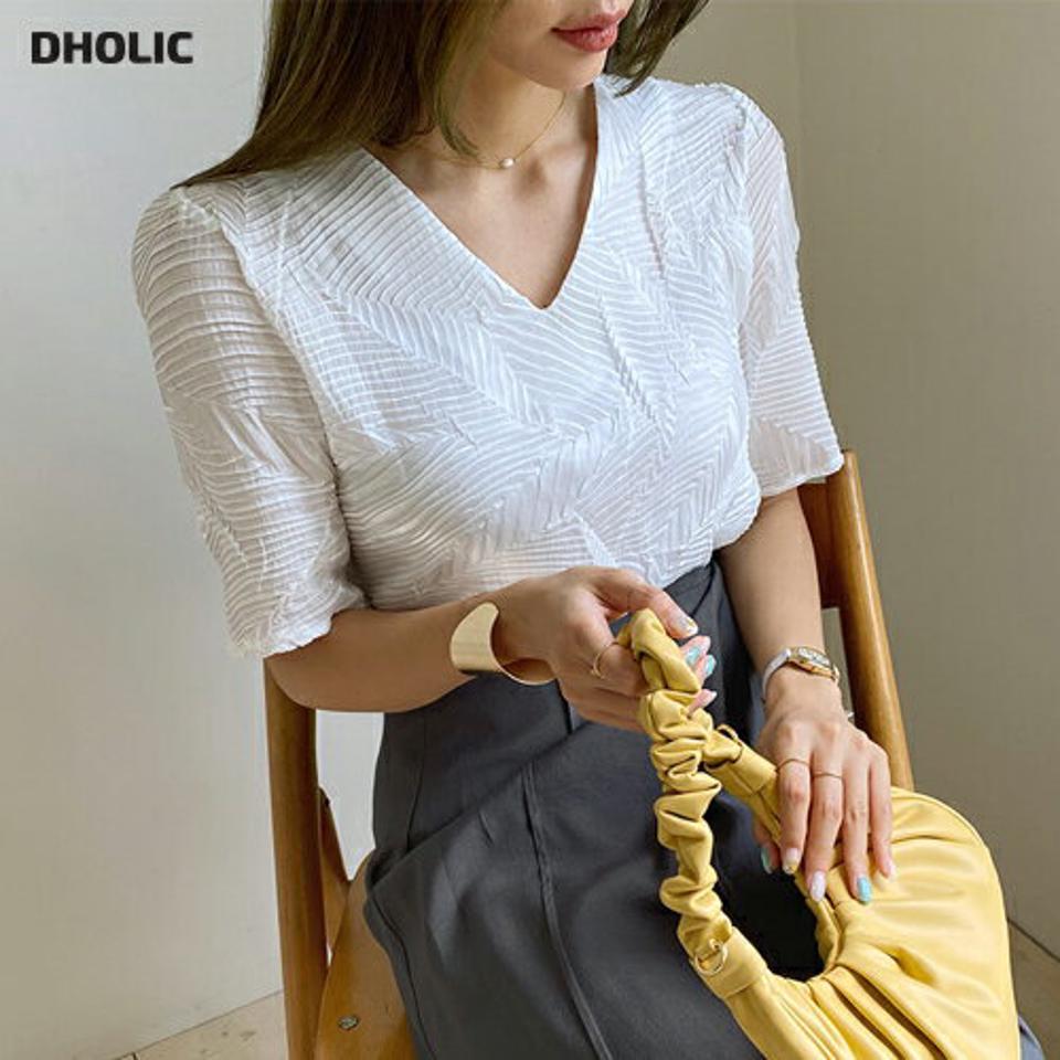 Vネックリーフテクスチャーブラウス・全2色・b69643 レディース 【bl】トップス ブラウス 半袖 ハーフスリーブ Vネック 模様 大人 立体感 上品 春 夏 韓国 ファッション ハイホリHIHOLLI
