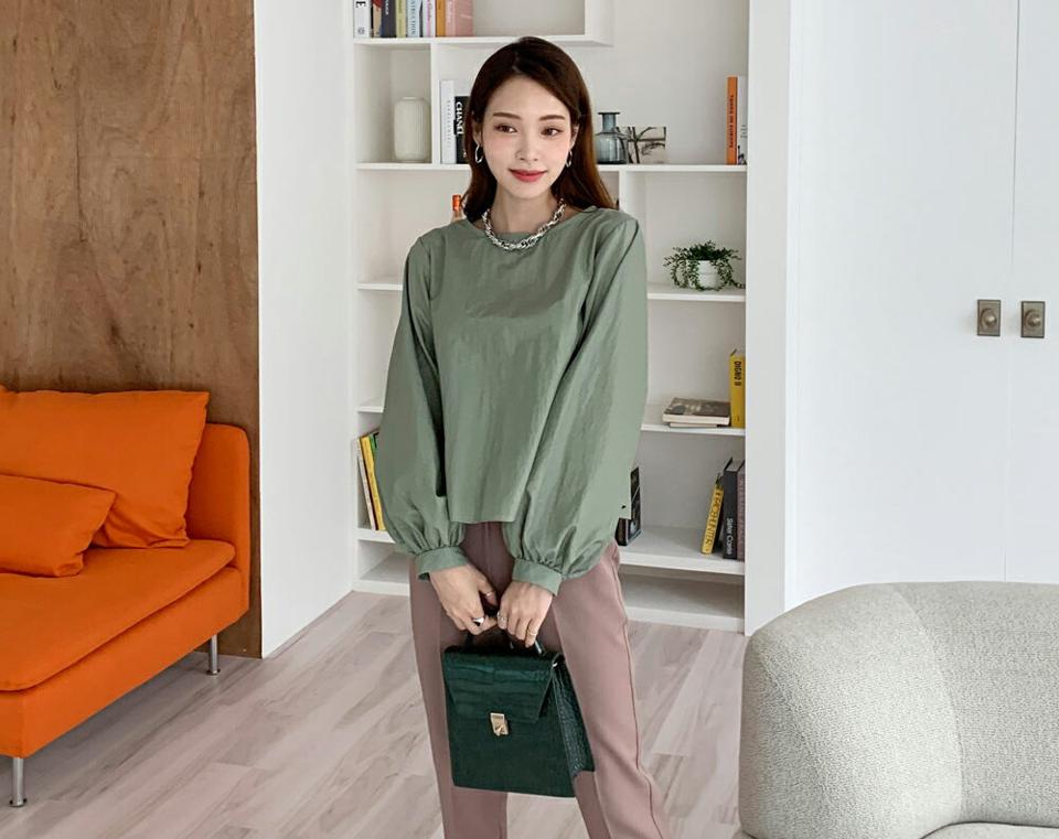 バックスリットブラウス・全4色・t69731 レディース 【bl】トップス ブラウス 長袖 スリット バックスリット バックシャン 単色 無地 シンプル 大人 ナイロン カジュアル 春 秋 韓国 ファッション ハイホリHIHOLLI