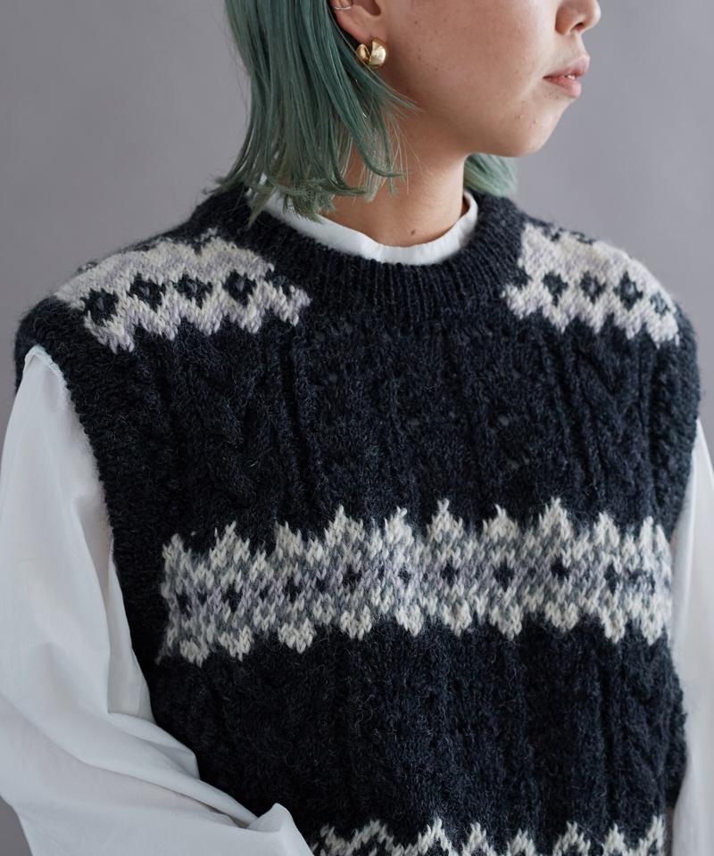 ○ケーブル×編み込み柄ハンドニットベスト（cardo fabrica）