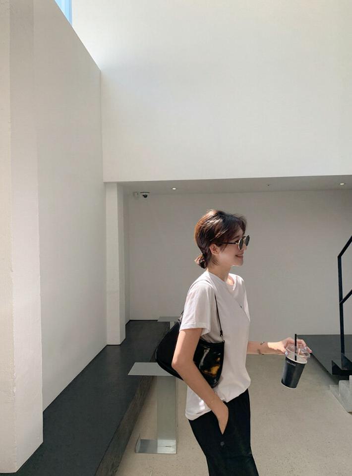 mayblue(メイブルー)バックレタリングコットン半袖Tシャツ【8/10up_ka】【メール便】韓国 韓国ファッション　レディース トップス Tシャツ 半袖 バックレタリング ラウンドネック 丸首 コットン100 シンプル 着回しレディース ファッション【7】