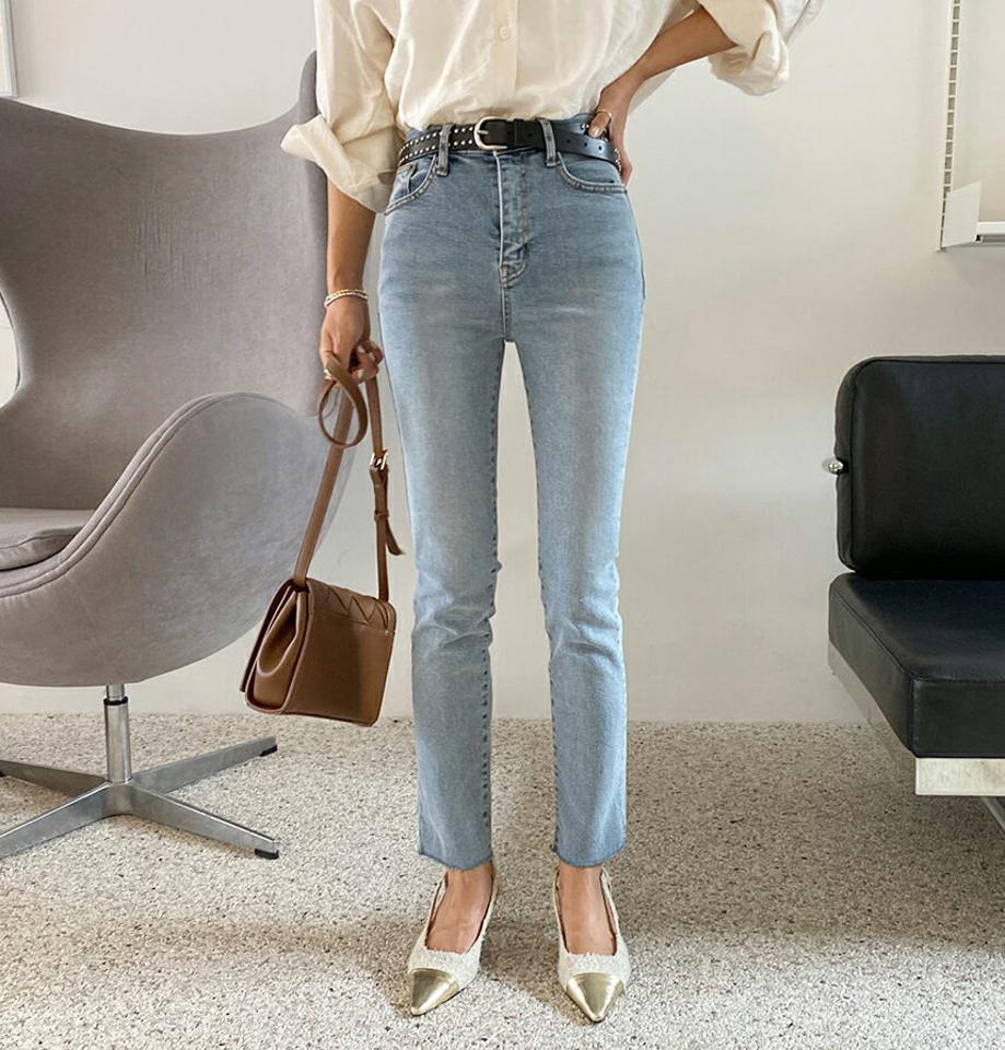 カットオフスキニーデニムパンツ・全1色・t62595 レディース 【pt】韓国ファッション ボトムス ロング ロングパンツ ベーシック 美脚 スキニー デニム スリム ストレート カットオフ フィット タイト 体型カーバー 細身 足長 着痩せ 夏 春