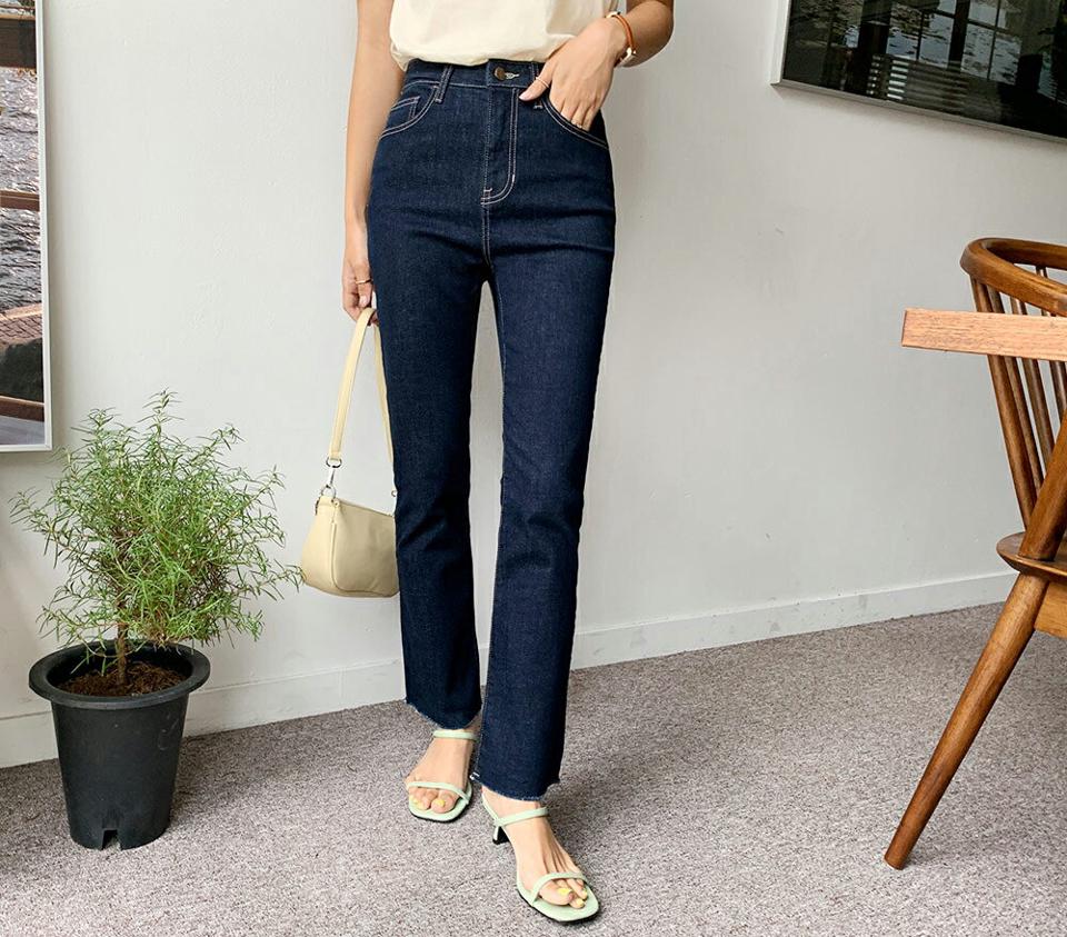 スリムフレアデニムパンツ・全1色・t57923 レディース 【pt】韓国ファッション ボトムス ロング ロングパンツ スリム フレア デニムパンツ デニム カットオフ ステッチ フィット タイト 体型カバー 着痩せ 夏 春