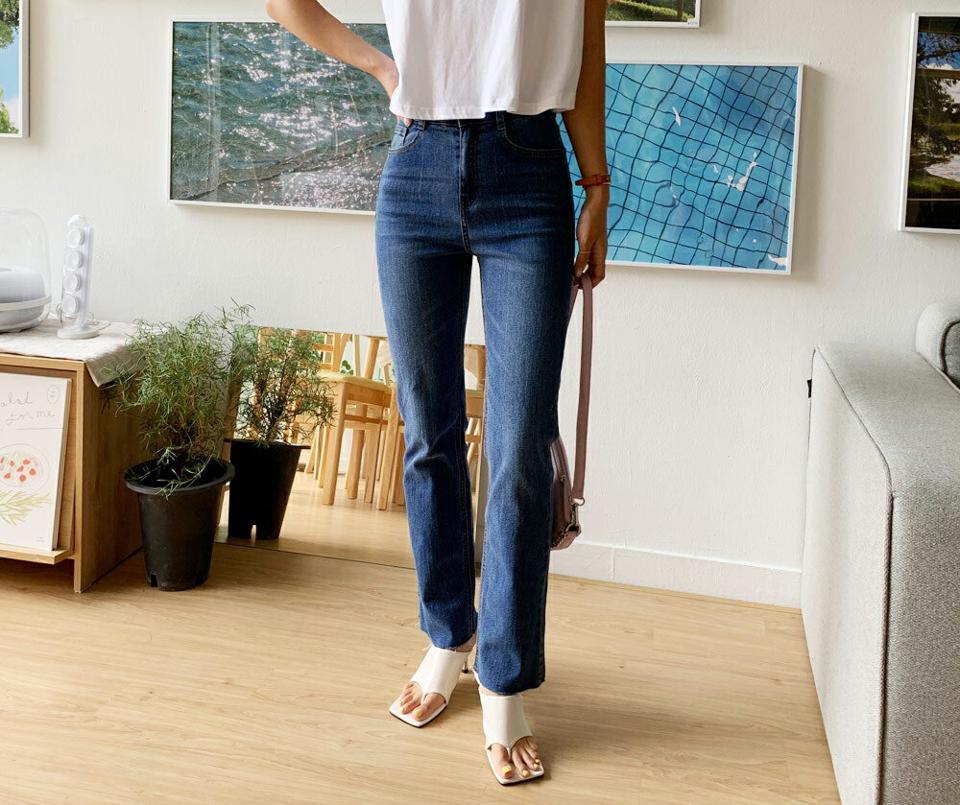 ストレートデニムパンツ・全2色・t57924 レディース 【pt】韓国 ファッション ボトムス ロング ロングパンツ ウォッシング デニムパンツ デニム ステッチ カット スリム ストレート フィット タイト 体型カーバー 細身 足長 着痩せ 夏 春