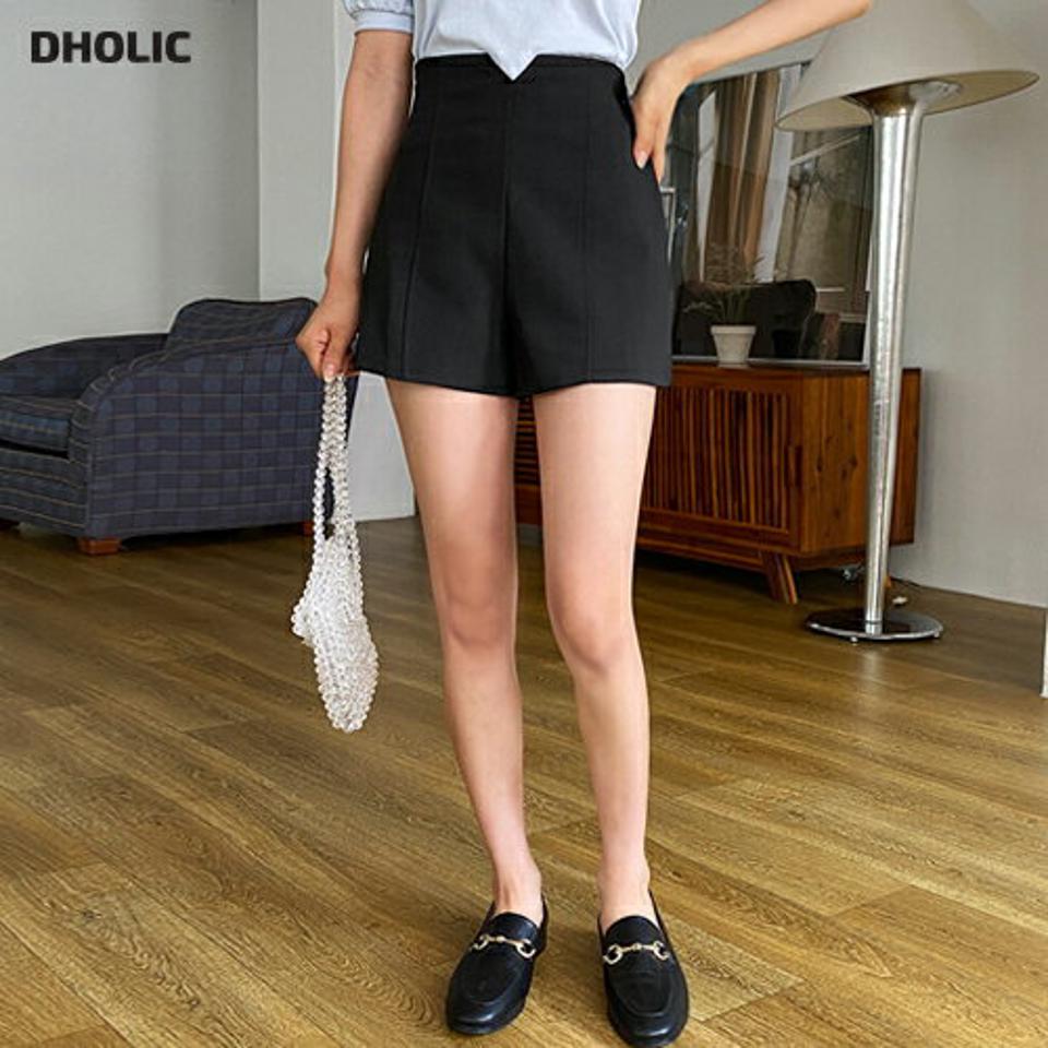 Vカットショートパンツ・全2色・t00522 レディース 【pt】韓国 ファッション ボトムス パンツ ショート ショートパンツ Vカット ナイロン ベーシック 美脚 足長 細身 着痩せ 体型カーバー ガーリー 春 夏 NIJU