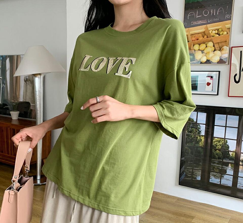 ラウンドLOVEロゴTシャツ・全3色・t00473 レディース 【tops】韓国 ファッション トップス Tシャツ 半袖 ロゴ コットン ロングシーズン ラウンドネック グロッシー ベーシック デイリー フェミニン シンプル ガーリー 春 夏 NIJU