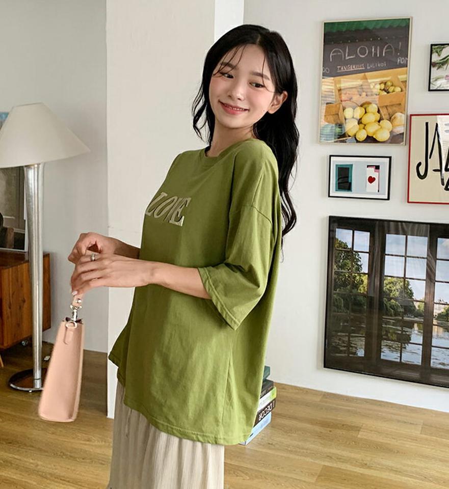 ラウンドLOVEロゴTシャツ・全3色・t00473 レディース 【tops】韓国 ファッション トップス Tシャツ 半袖 ロゴ コットン ロングシーズン ラウンドネック グロッシー ベーシック デイリー フェミニン シンプル ガーリー 春 夏 NIJU