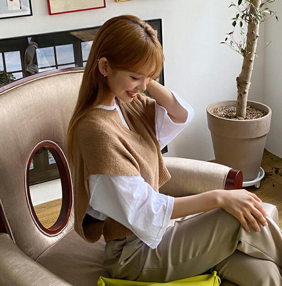 【スーパーセール特価】スリットネックフレンチスリーブニット・全3色・t00538 レディース 【tops】韓国ファッション トップス 半袖 スリットネック リネンブレンド フレンチスリーブ リネン クロップド丈 スリム 細身 体型カバー ガーリー デイリー 春 夏 NIJU
