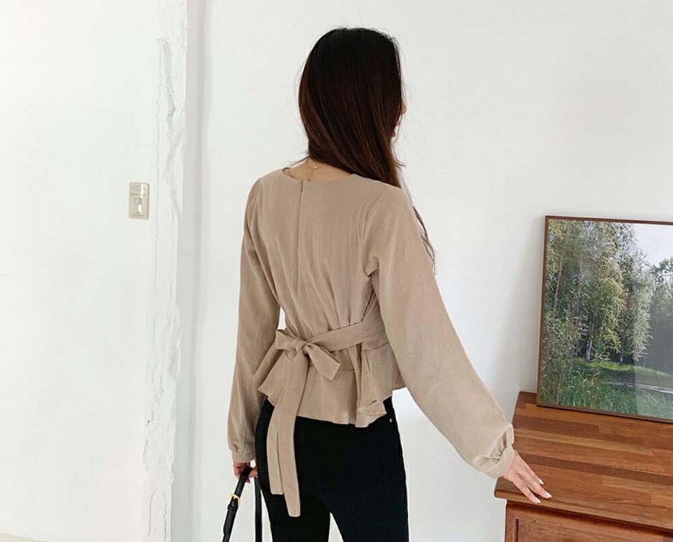 スクエアネックフレアヘムブラウス・全3色・t65779 レディース 【bl】韓国ファッション トップス ブラウス 長袖 ルーズ スクエアネック デコルテ フレア ガーリー リボン フィット フェミニン 上品 スリム 秋 夏 春