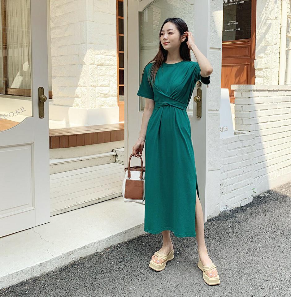 ラップスリットロングワンピース・全2色・e62619 レディース 【ops】韓国ファッション ワンピース ロングワンピース スリット リボン ラップデザイン メリハリ ラウンドネック 半袖 Tシャツワンピース フェミニン 大人 スリム 夏 春