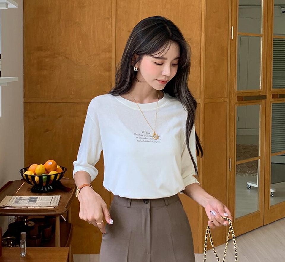 ラウンドネックレタリングTシャツ・全4色・t57941 レディース 【tops】韓国ファッション トップス Tシャツ レタリング ラウンドネック 7分丈 長袖 スリム フィット 体型カバー 細身 フェミニン 秋 カジュアル 夏 春