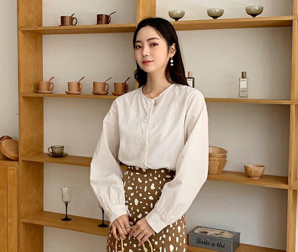 ラウンドネックボタンシャツ・全3色・t57946 レディース 【bl】韓国 ファッション トップス シャツ 長袖 無地 ボタン ノーカラー ラウンドネック フェミニン カジュアル スリム 秋 夏 春