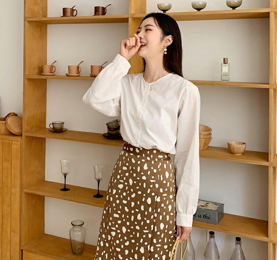 ラウンドネックボタンシャツ・全3色・t57946 レディース 【bl】韓国 ファッション トップス シャツ 長袖 無地 ボタン ノーカラー ラウンドネック フェミニン カジュアル スリム 秋 夏 春