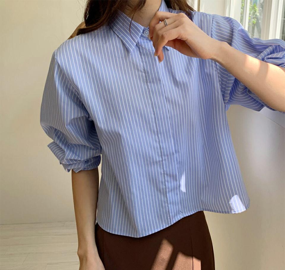 2TYPEフライフロントクロップドシャツ・全3色・t57947 レディース 【bl】韓国ファッション トップス シャツ 長袖 ポロ襟 クロップド 無地 ストライプ ボタン カラーネック フェミニン カジュアル スリム 秋 夏 春