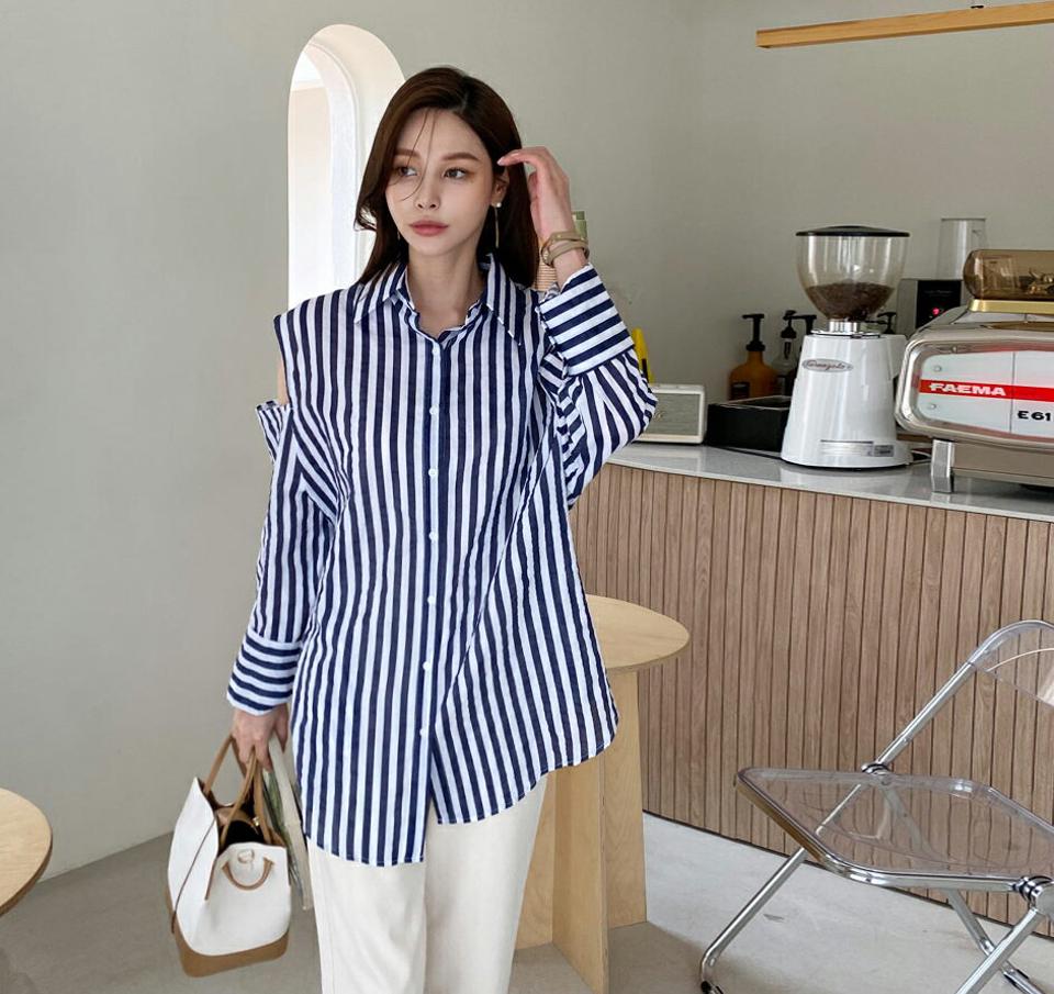 オープンショルダーストライプシャツ・全2色・t69841 レディース 【bl】トップス シャツ ストライプ柄 長袖 オープンショルダー 肩出し 爽やか カジュアル 大人 春 秋 韓国 ファッション ハイホリHIHOLLI