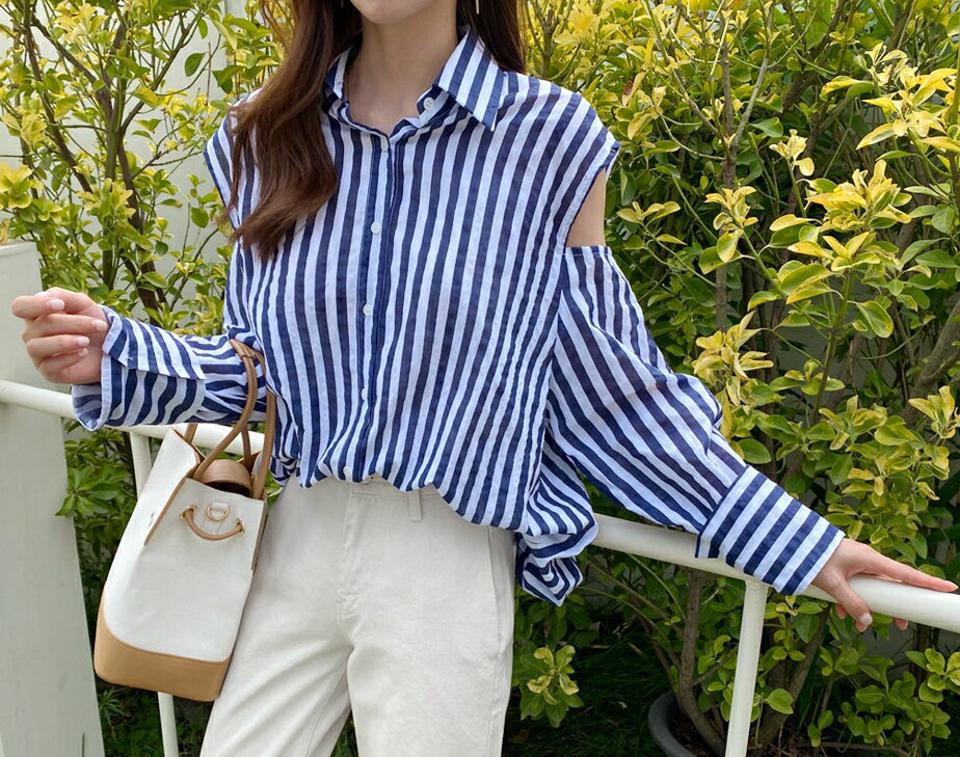 オープンショルダーストライプシャツ・全2色・t69841 レディース 【bl】トップス シャツ ストライプ柄 長袖 オープンショルダー 肩出し 爽やか カジュアル 大人 春 秋 韓国 ファッション ハイホリHIHOLLI