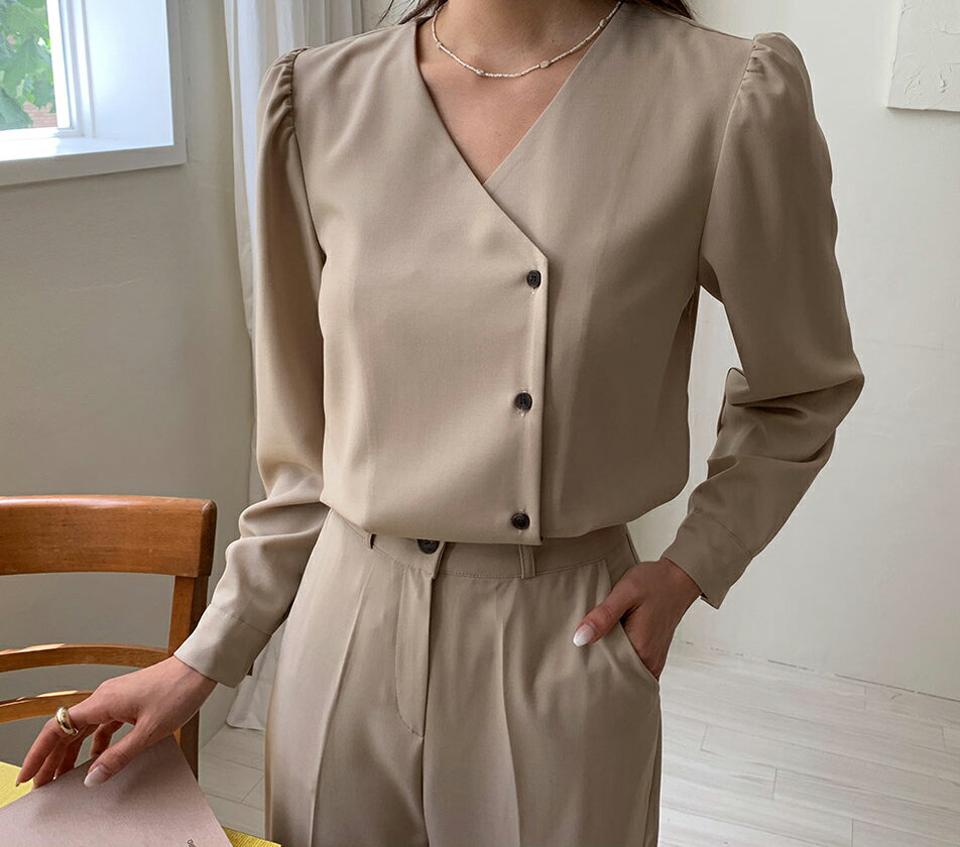 アンバランスボタンブラウス・全3色・t57953 レディース 【bl】韓国 ファッション トップス ブラウス 長袖 ルーズ ゆったり ベーシック ボタン ユニーク Vネック フェミニン かわいい カジュアル スリム 秋 夏 春