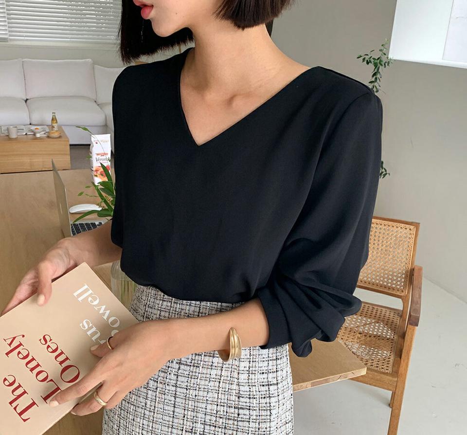 Vネックカフスブラウス・全2色・b65806 レディース 【bl】韓国ファッション トップス ブラウス 長袖 ルーズ ゆった りモダン Vネック フレア ボタン デコルテ フェミニン カジュアル 秋 春