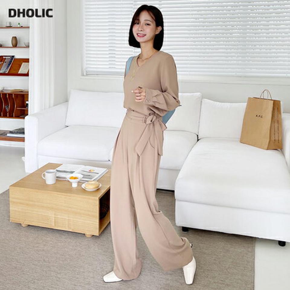 Vネックカフスブラウス&ストラップ付スラックスSET・全2色・b65819 レディース 【pt】韓国 ファッション ボトムス ロング ロングパンツ ベーシック セット セットアップ 美脚 ワイド スラックス ゴム ルーズ ストレート 細身 足長 着痩せ 秋 春