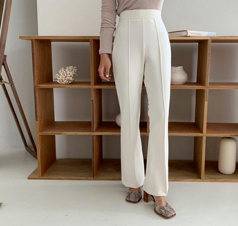 フレアスラックス・全3色・t65798 レディース 【pt】韓国 ファッション ボトムス ロング ロングパンツ ベーシック 美脚 フレア スラックス ハイウエスト センタープレス スリム 無地 体型カーバー 細身 足長 着痩せ 秋 春