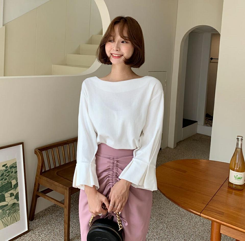 タックスリーブラウンドTシャツ・全3色・b64598 レディース 【tops】韓国ファッション トップス Tシャツ 長袖 パフスリーブ ボリューム ラフ ラウンドネック ベーシック デイリー 体型カバー 細身 フェミニン 秋 春