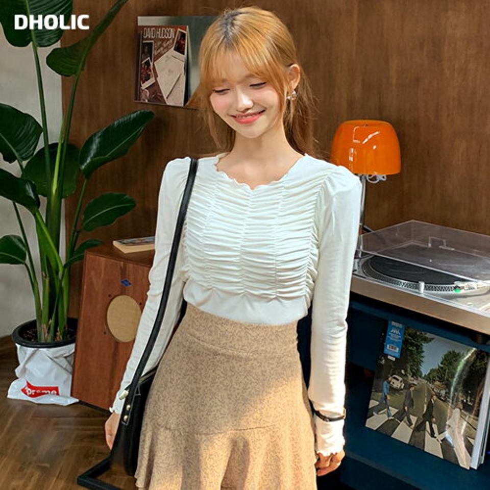 シャーリングクロップドTシャツ・全4色・t00576 レディース 【tops】韓国ファッション トップス Tシャツ 長袖 シャーリング スリム フィット ラウンドネック クロップド丈 ウェーブ デイリー フェミニン シンプル ガーリー 春 NIJU