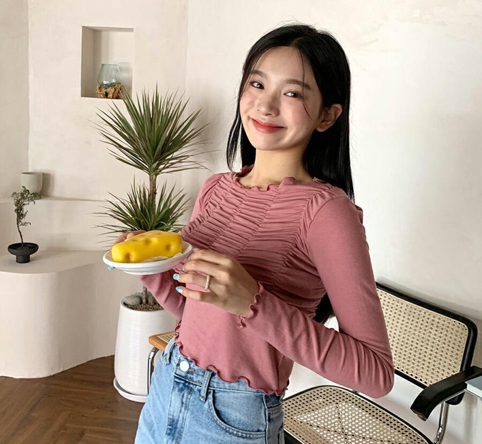 シャーリングクロップドTシャツ・全4色・t00576 レディース 【tops】韓国ファッション トップス Tシャツ 長袖 シャーリング スリム フィット ラウンドネック クロップド丈 ウェーブ デイリー フェミニン シンプル ガーリー 春 NIJU