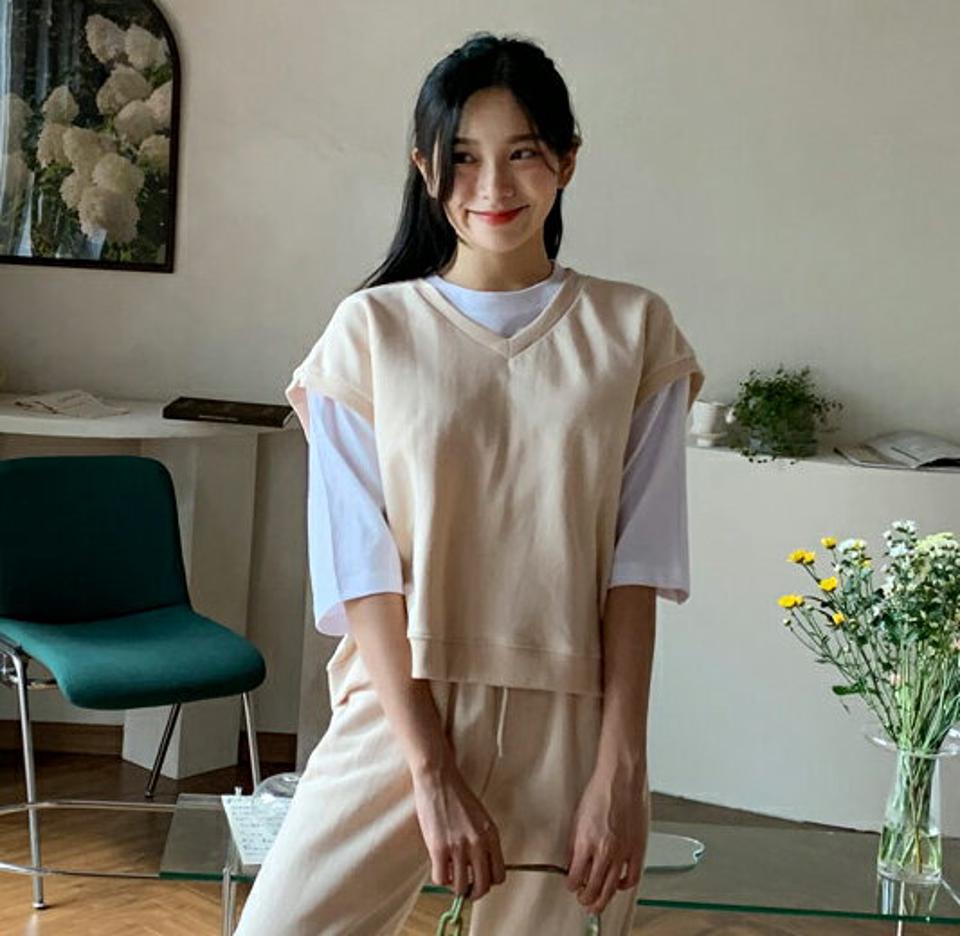 コットンVネックTシャツ・全4色・t00587 レディース 【tops】韓国 ファッション トップス Tシャツ コットン スウェット Vネック フレンチスリーブ 無地 カジュアル デイリー フェミニン シンプル ガーリー 春 夏 NIJU