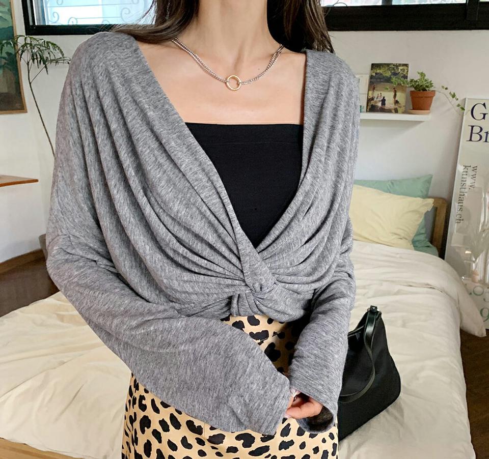 2WAYツイストTシャツ・全3色・t62670 レディース 【tops】韓国ファッション トップス Tシャツ 長袖 シンプル スリット 2WAY ツイスト 体型カーバー デイリー ボリューミー 無地 細身 フェミニン 上品 秋 春