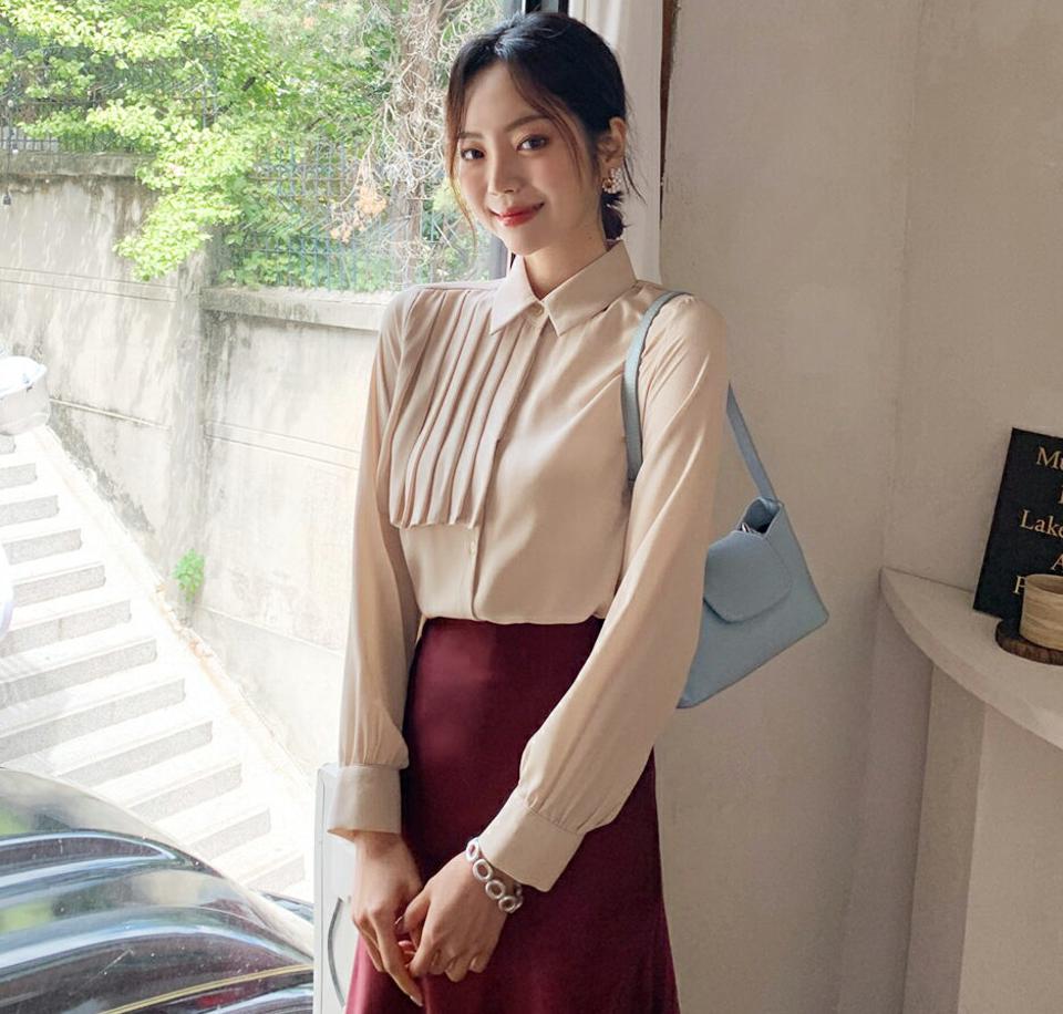 バストプリーツシャツブラウス・全3色・b62674 レディース 【bl】韓国ファッション トップス ブラウス 長袖 大人 シャツブラウス シャツ カフス シフォン バストプリーツ ゆったり 無地 シンプル 上品 フェミニン 秋 春