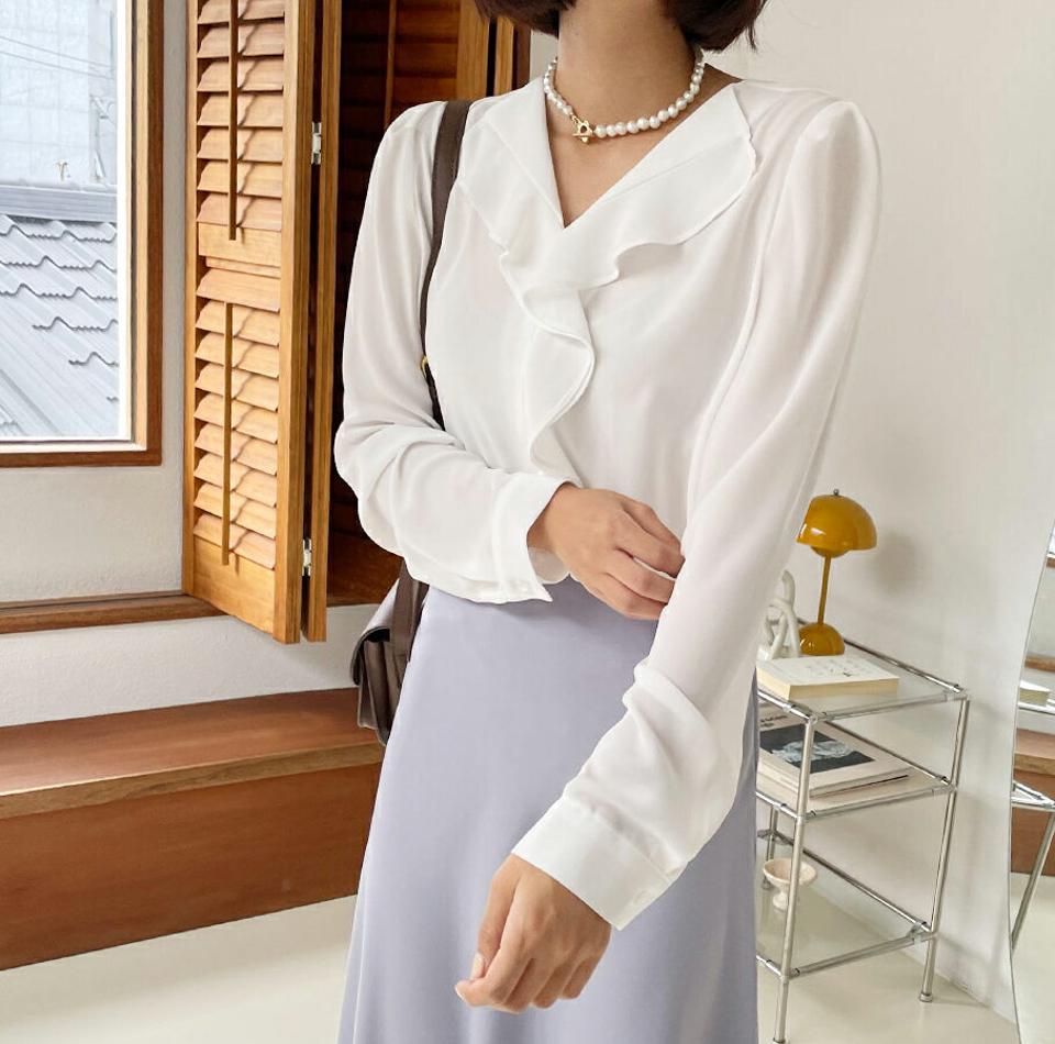 フリルVネックブラウス・全3色・t57992 レディース 【bl】韓国ファッション トップス ブラウス 長袖 大人 フリル Vネック シフォン ボタン ナチュラル ゆったり 無地 シンプル 上品 フェミニン 秋 春206