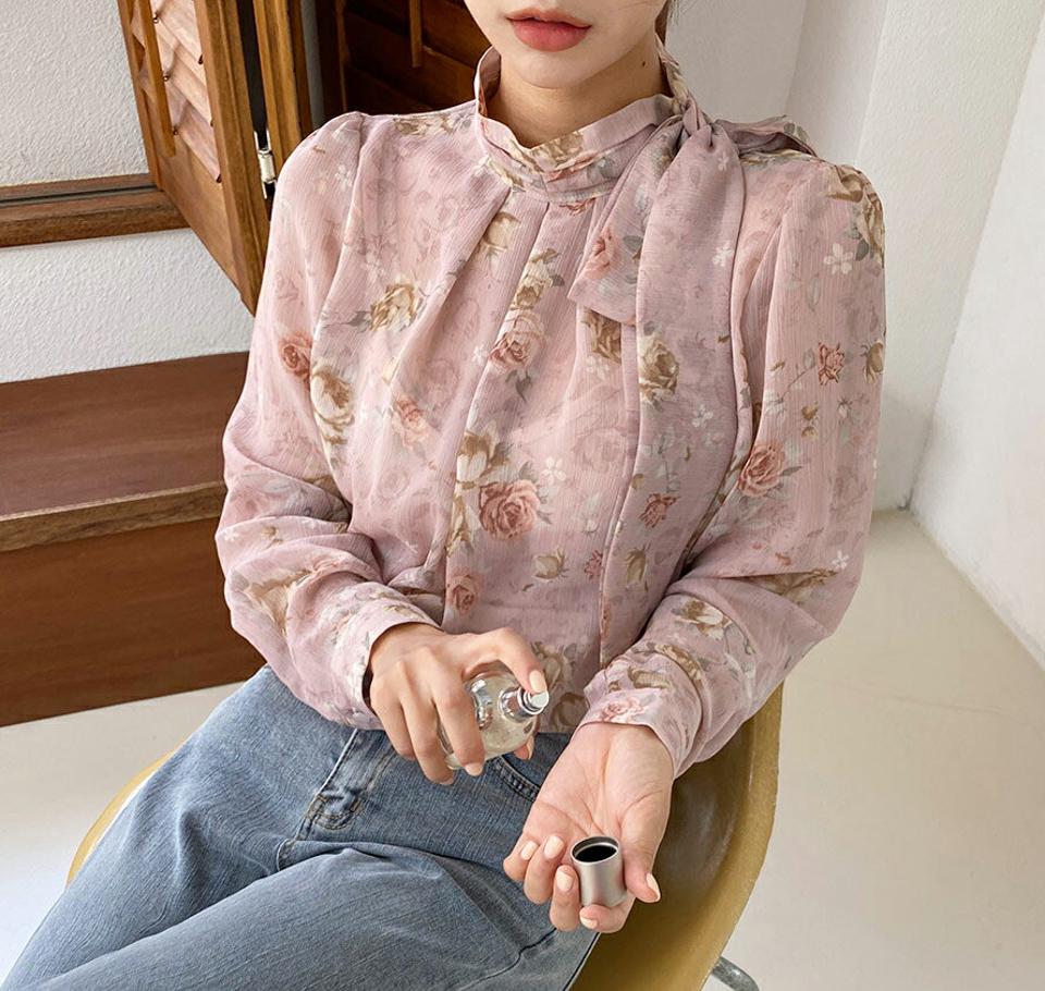 フローラルネックリボンブラウス・全3色・b58013 レディース 【bl】韓国ファッション トップス ブラウス 長袖 大人 ハーフネック リボン ボタン カフスボタン フラワー 花柄 ナチュラル きれいめ ルーズ ゆったり 上品 フェミニン 秋 春