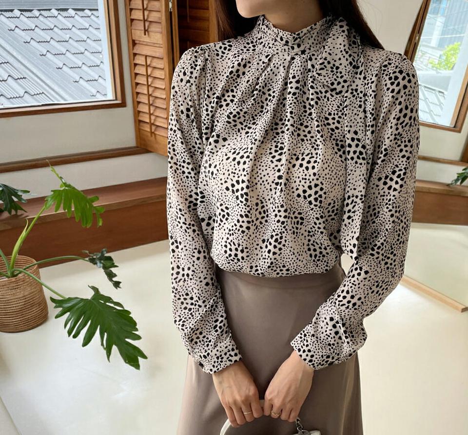 レオパードネックリボンブラウス・全3色・b58051 レディース 【bl】韓国ファッション トップス ブラウス 長袖 大人 レオパードパターン レオパード ハーフネック リボン ボタン ナチュラル ルーズ ゆったり 上品 フェミニン 秋 春
