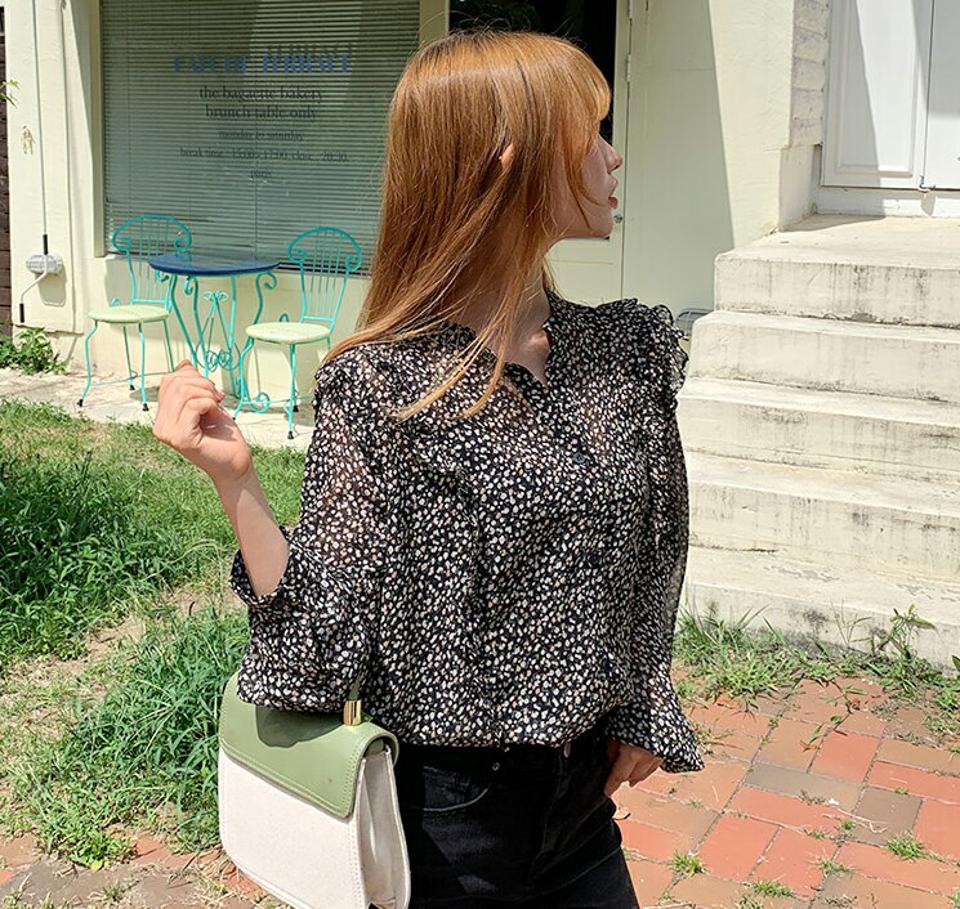 フローラルフリルブラウス・全2色・t64890 レディース 【bl】韓国 ファッション トップス ブラウス 長袖 シンプル 花柄 フラワー パターン 小花柄 フリル フェミニン 上品 体型カバー 細身 ガーリー 春 秋 NIJU